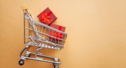 首次盈利的拼多多，不斷加碼的農業夢