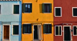 財報差強人意，單薄的房多多如何跟電商巨頭搏殺