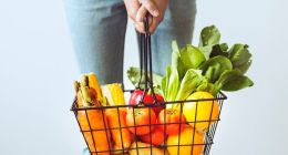 叮咚買菜急于上市補血