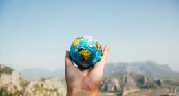 “流量野蠻人”抖音，站在OTA的十字路口