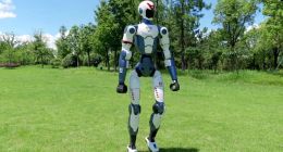 3.99萬(wàn)元的人形機(jī)器人來(lái)了，“機(jī)器人稅”會(huì)多快到來(lái)？