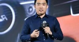 從年賺 28 億到虧 6 億！月銷跌 50%，李想 “All in AI” 是救命還是賭命